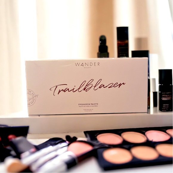 Wander Beauty - Trailblazer Eyeshadow Palette NIB Sparkle Neutrals - Picture 1 of 5